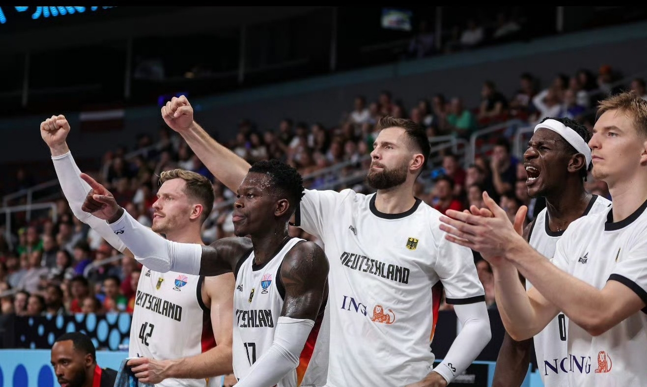 九游网页版游戏中心-包含欧联赛后再迎强敌；奥兰多魔术篮板制胜；主帅态度：球迷炸锅；控场能力受关注的词条